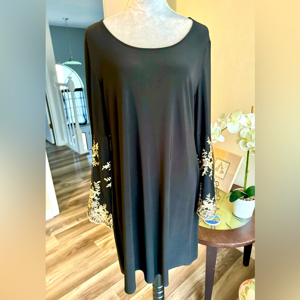 Black dress with gold details - excellent condition